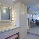 North Lodge On Oakland Bed And Breakfast