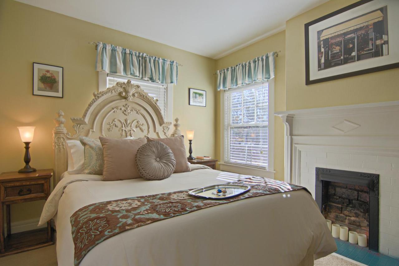North On Oakland Bed & Breakfast